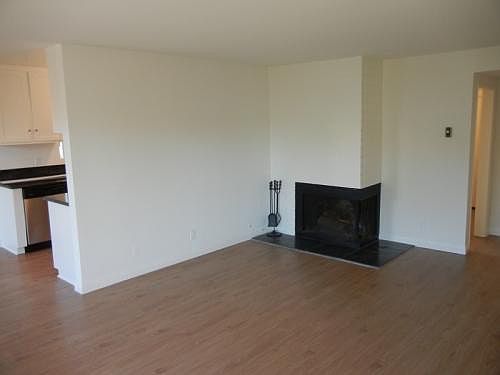 4th image of 11930 Mayfield Ave APT 8