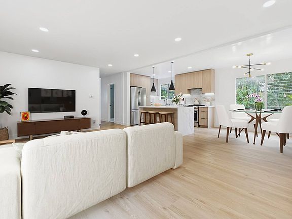 5th image of 316 San Vicente Blvd #105