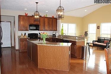2nd image of 3845 Swinton Cir