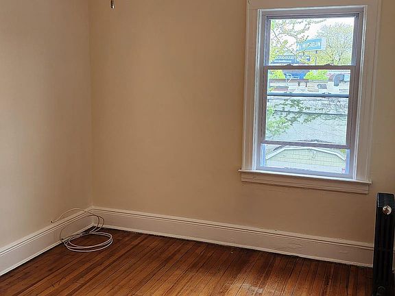 2nd image of 1922 E 52nd St #2