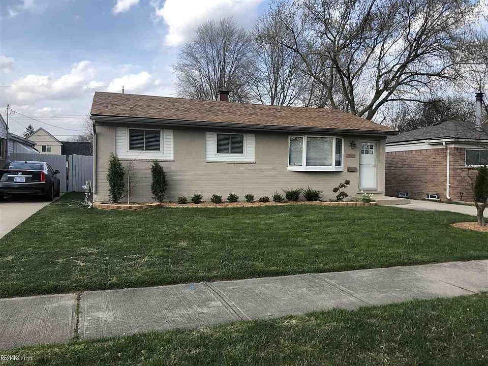 1st image of 23409 Glenbrook St