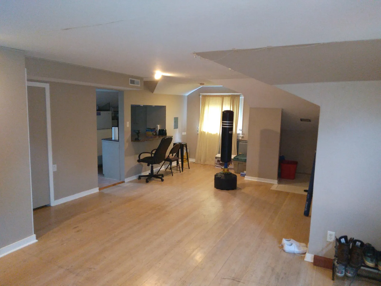 3 bed, $1,150 — Photo 2