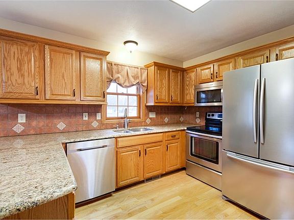 4th image of 4179 Pletzer Blvd