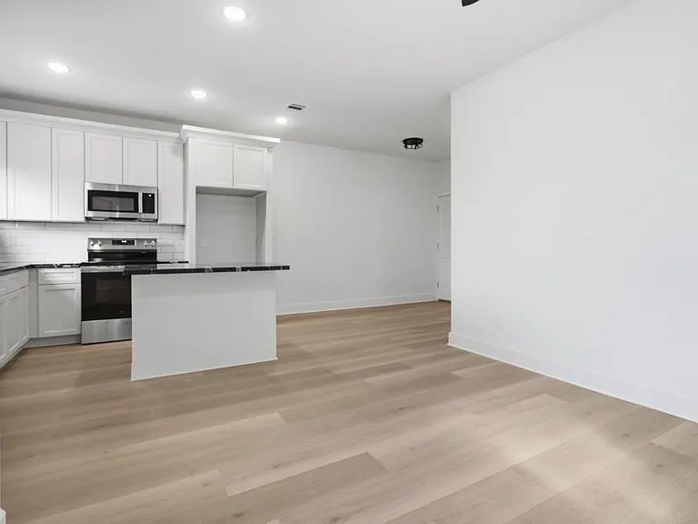 307 Bolden St — Photo 7