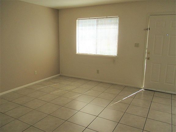 5th image of 3420 Wellesley Dr NE APT 3