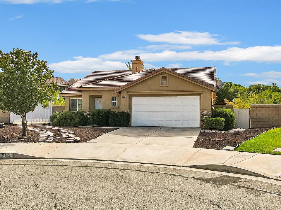1st image of 556 Koufax Dr
