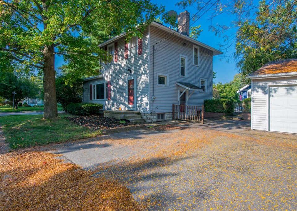 1st image of 323 West St