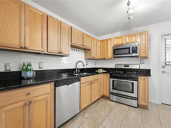5th image of 1355 Euclid Ave NE APT 8A