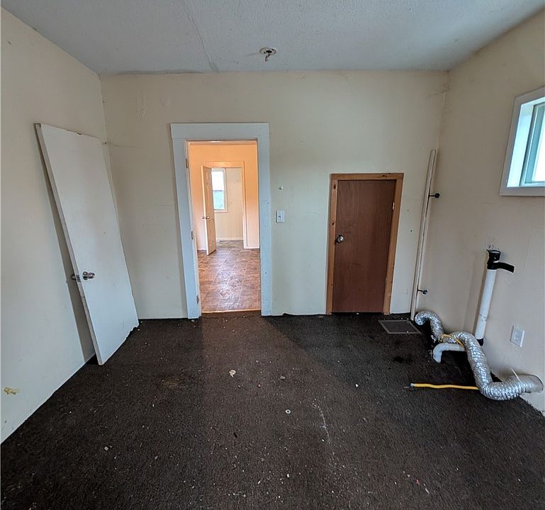 10th image of 66 Van Buren St