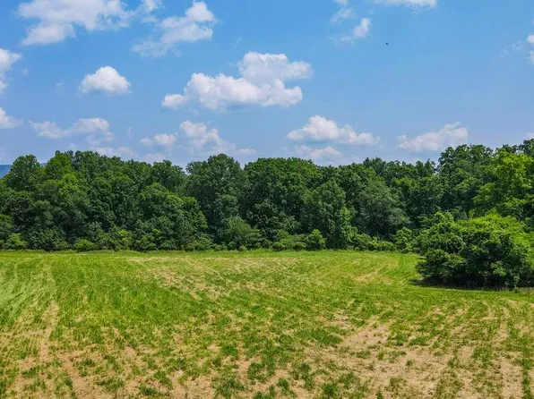 3 Bishop Rd, Benton, TN 37307