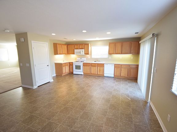 5th image of 53213 Ambridge St