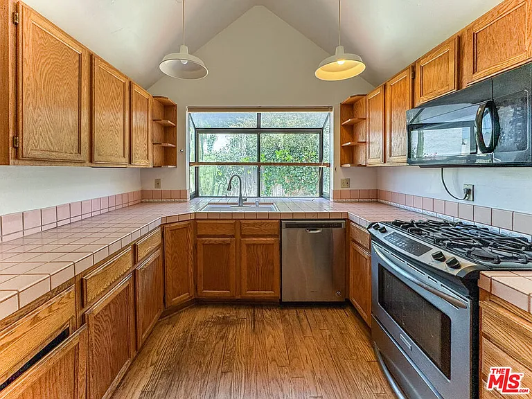 3124 Veteran Ave — Photo 15