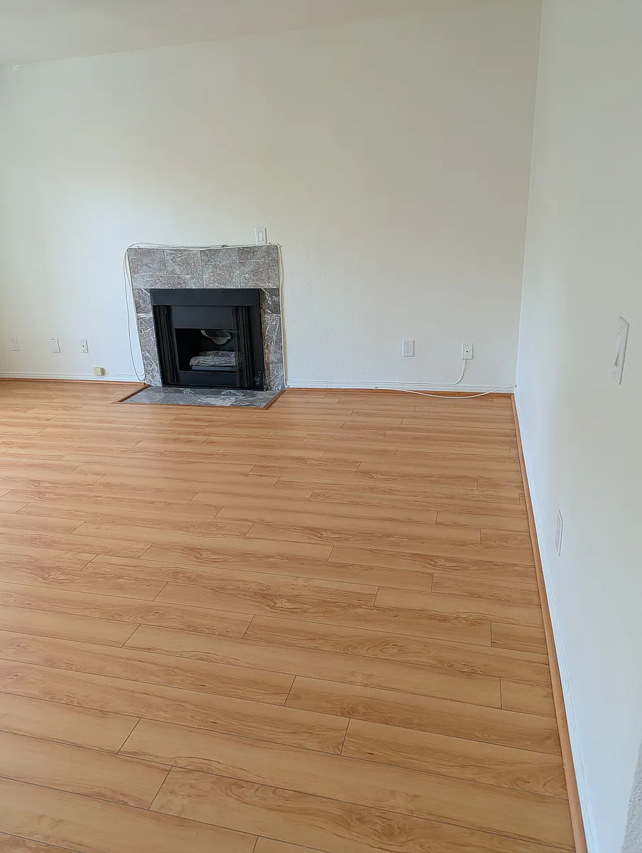 Building Photo - 1205 S Shenandoah St #201