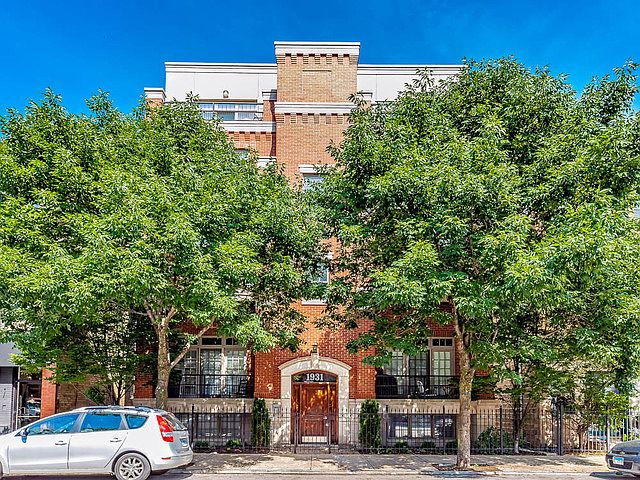 1st image of 1931 N Damen Ave APT 3