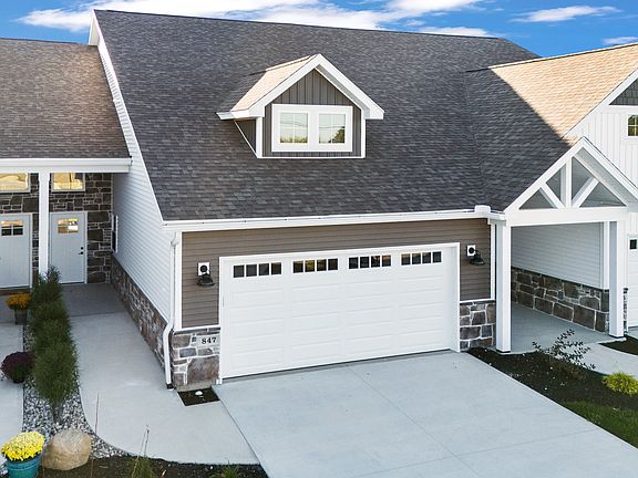 3rd image of 847 Brookwood Cir
