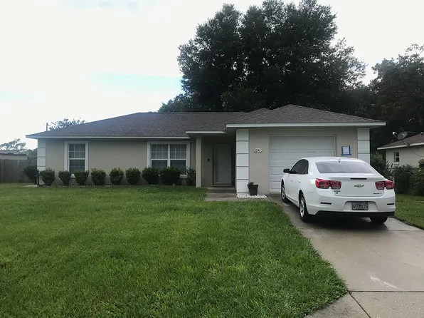 690 NE 130th Ct, Silver Springs, FL 34488
