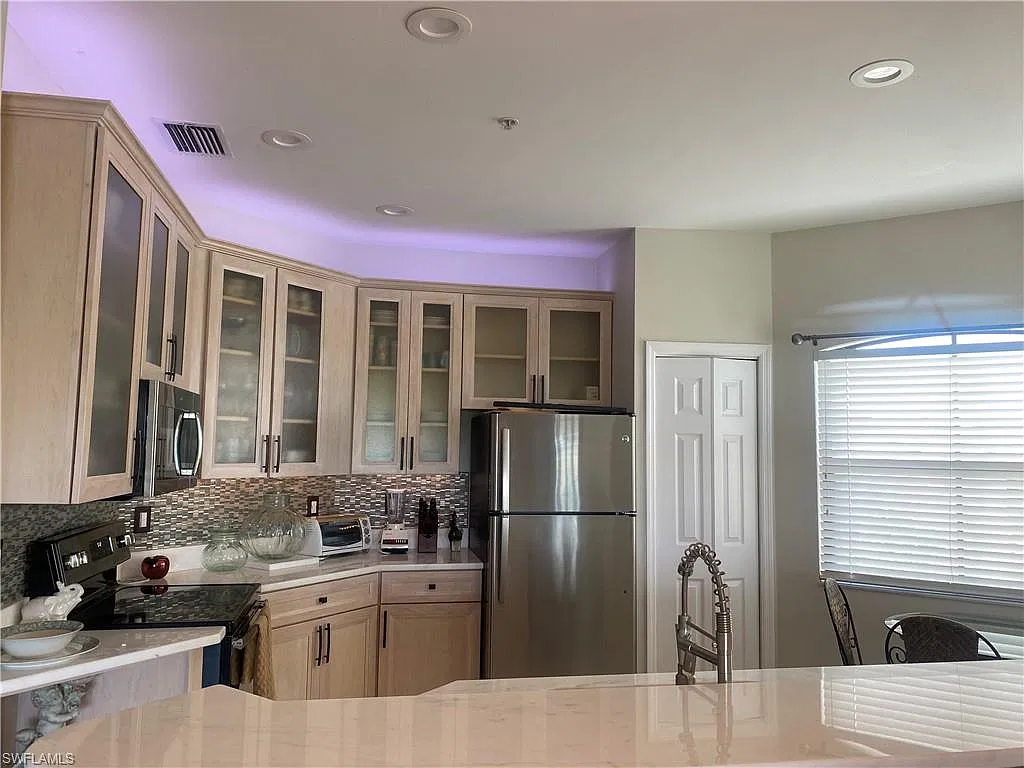2 bed, 2.0 bath, 1520 sqft, $4,800 — Photo 4
