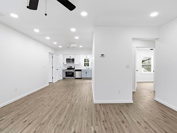 4th image of 1403 Revere St