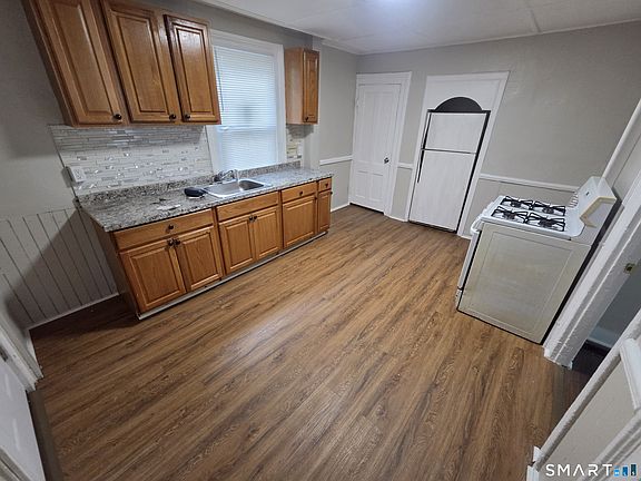 3rd image of 9 Harvard St #1