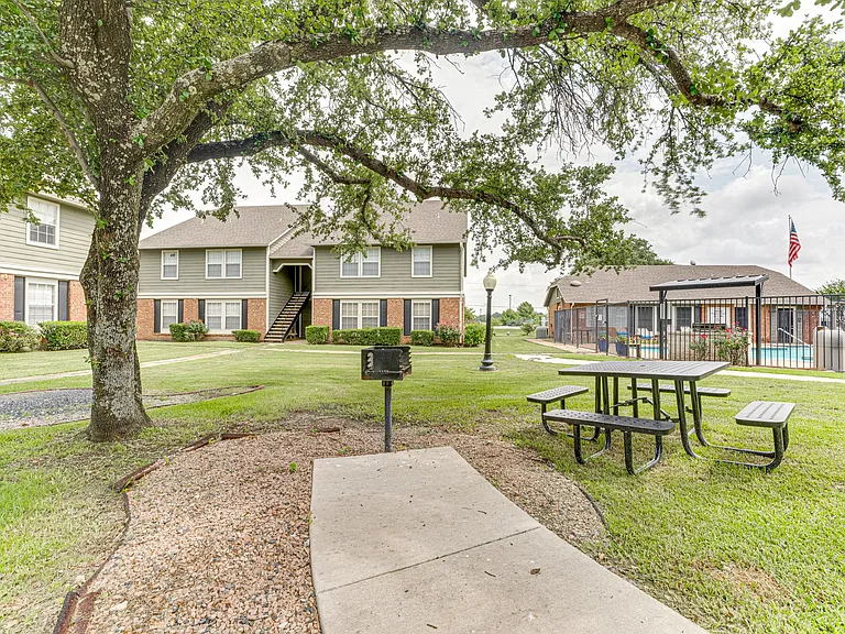Arbors Of Corsicana — Photo 21