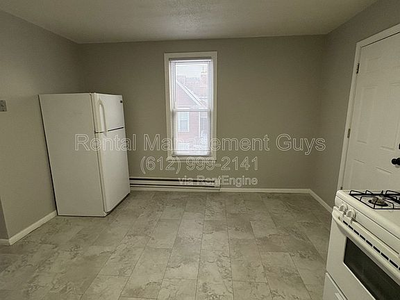 3rd image of 1826 Jackson St NE #2