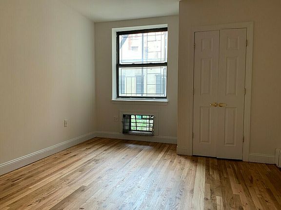 3rd image of 525 W 49th St APT 2F
