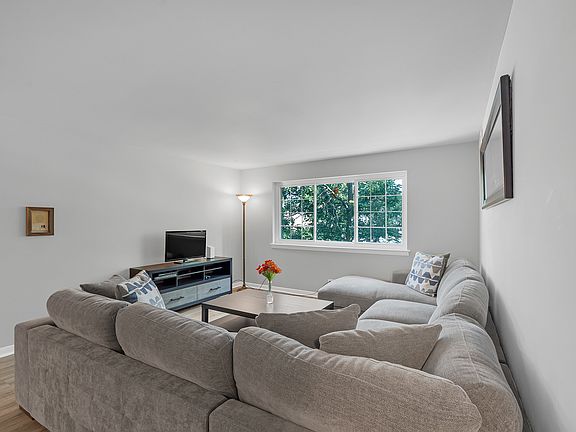 3rd image of 3934 W 104th St APT 2B