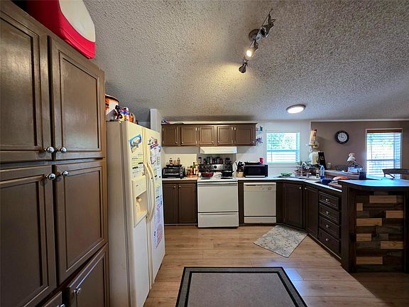 4th image of 106 Sunnyside Court