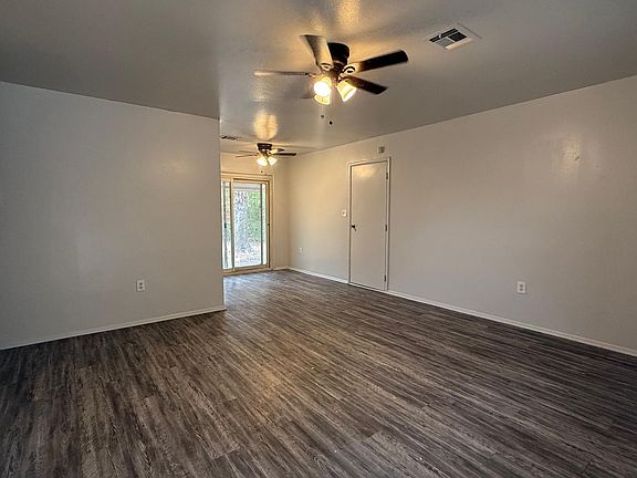 2nd image of 2421 Queensbury Rd