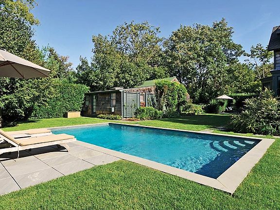Chic Gunite pool