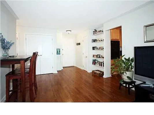 Sold by Realmart Realty LLC | media 18