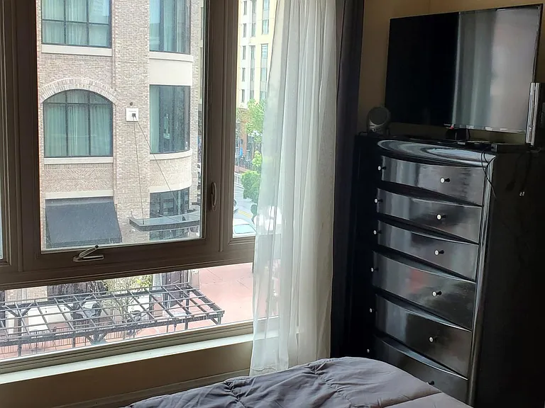 450 J St #4111 — Photo 13