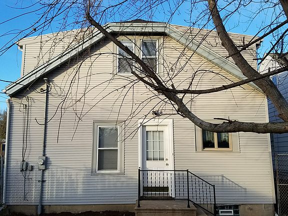 3rd image of 615 Marshall Ave