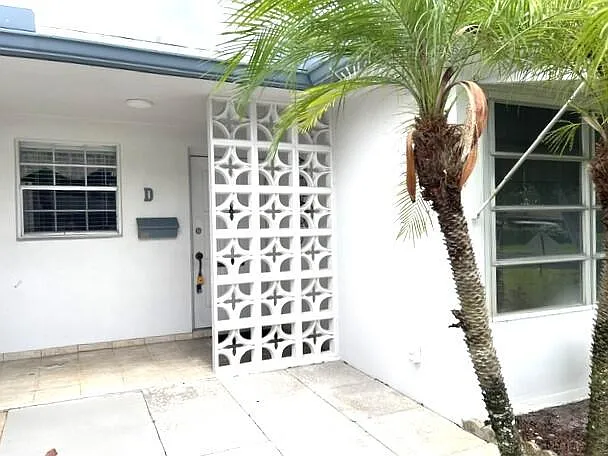 Villa — Photo 2