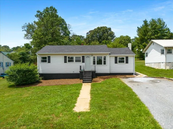 1104 8th St, Altavista, VA 24517