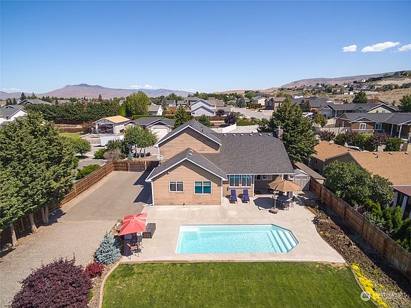 2nd image of 2166 Inglewood Drive