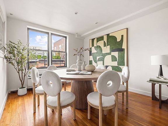 3rd image of 100 Bank St APT 4B