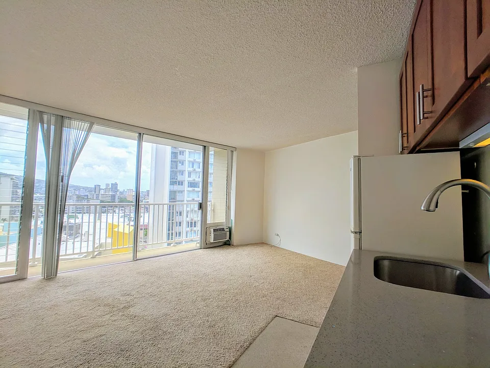 750 Amana St #1106