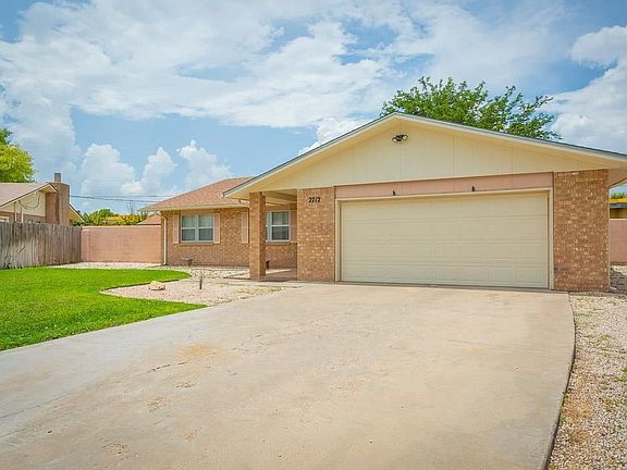 3rd image of 2712 Park Dr