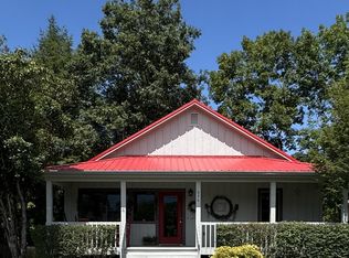 626 Pioneer Trl, Townsend, TN 37882