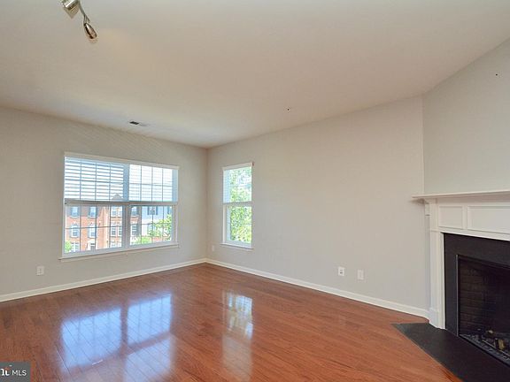 4th image of 2293 Kew Gardens Dr