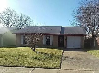 1829 Beaumont St, Grand Prairie, TX 75051