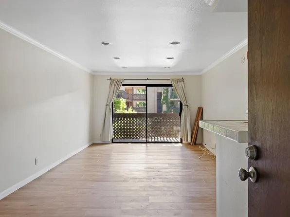 22100 Burbank Blvd, Woodland Hills, CA