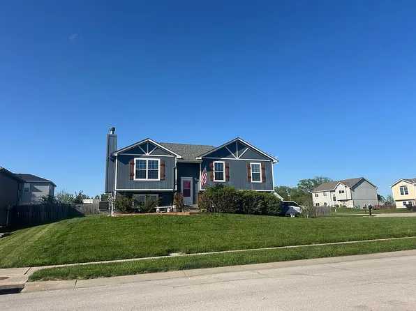 504 193rd St, Smithville, MO 64089