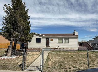 421 E Miller St, Rawlins, WY 82301