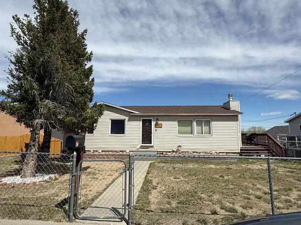 421 E Miller St, Rawlins, WY 82301