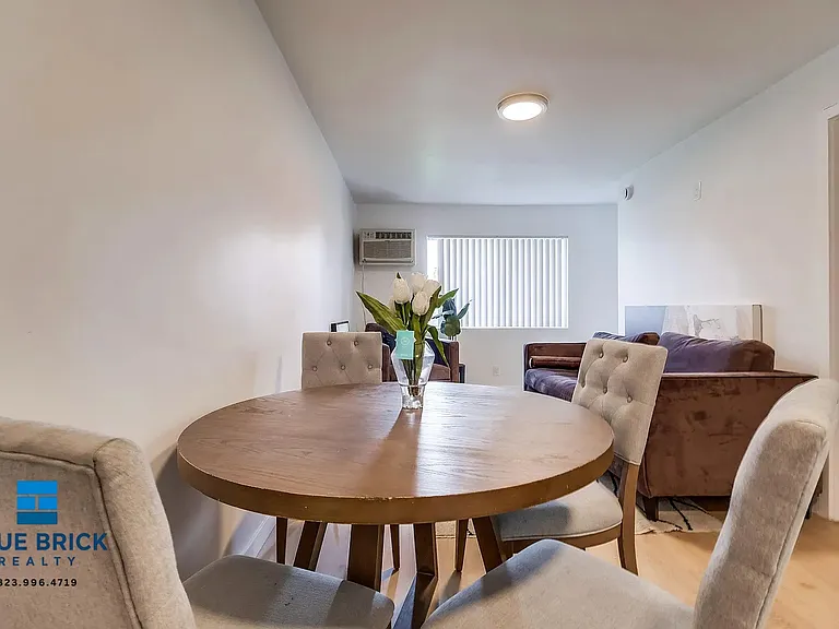 14235 Vanowen St #6 — Photo 6
