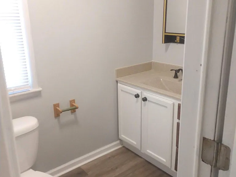 940 Judson St — Photo 11