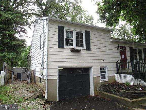 2nd image of 166 W End Ave