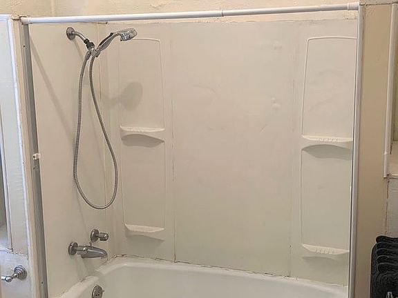 4th image of 300 S 16th St APT 304